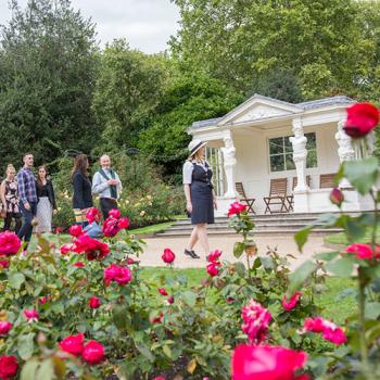 Garden Highlights Tour at Buckingham Palace